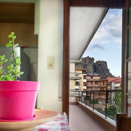 Meteora Family House Apartment กาลัมปากา ภายนอก รูปภาพ